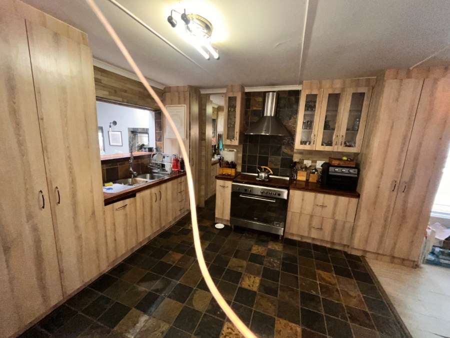 4 Bedroom Property for Sale in Noorsekloof Eastern Cape